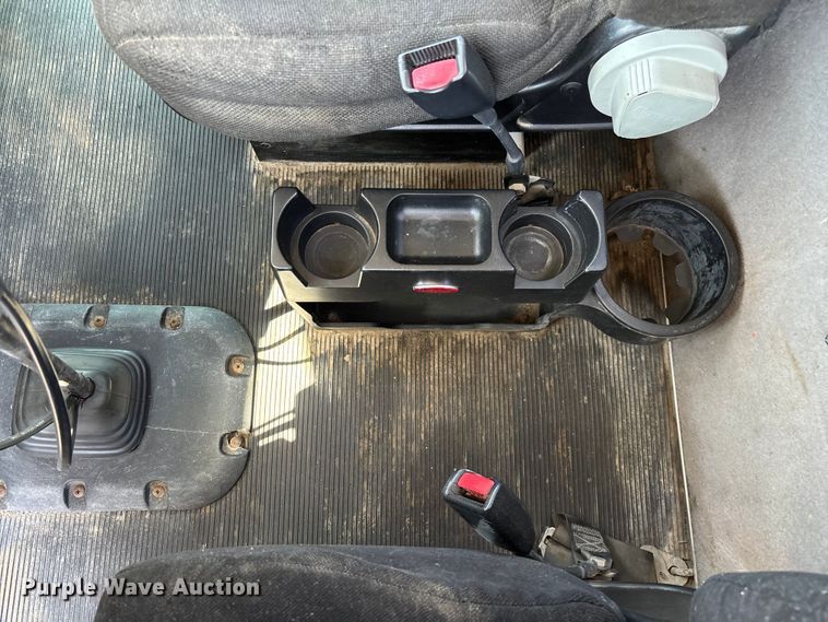 image for item EN5524 2008 Peterbilt 388 semi truck