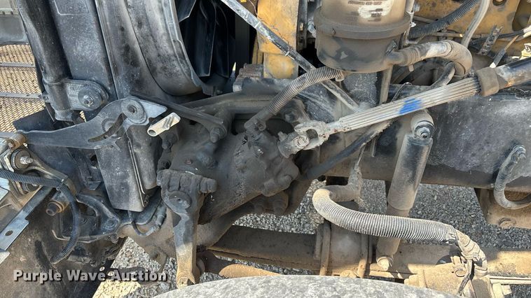 image for item EN5524 2008 Peterbilt 388 semi truck