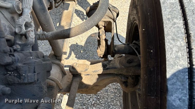 image for item EN5524 2008 Peterbilt 388 semi truck