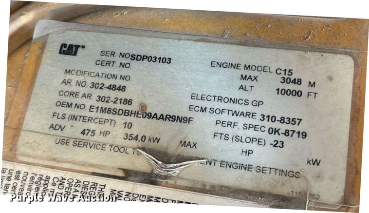 image for item EN5524 2008 Peterbilt 388 semi truck