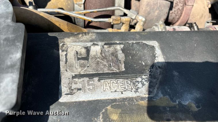 image for item EN5524 2008 Peterbilt 388 semi truck