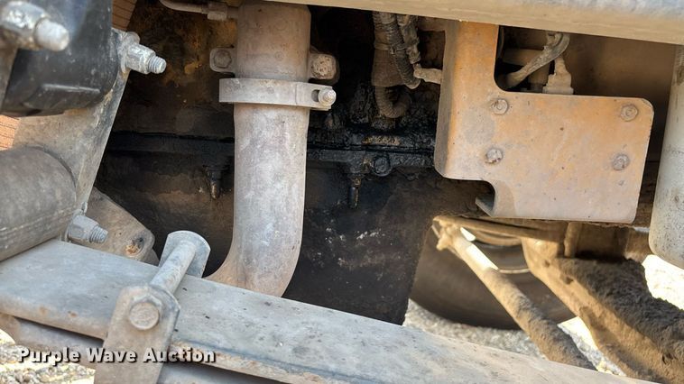 image for item EN5524 2008 Peterbilt 388 semi truck