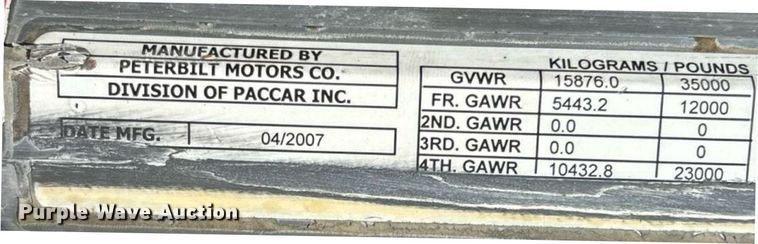 image for item EN5524 2008 Peterbilt 388 semi truck