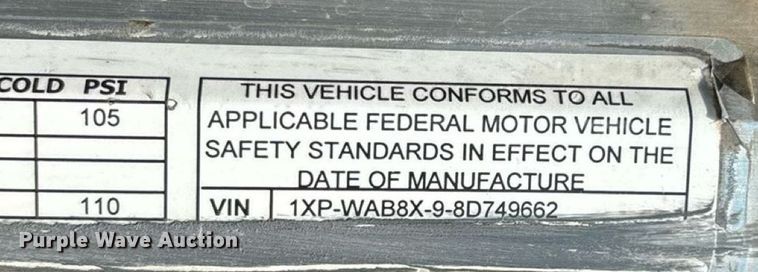 image for item EN5524 2008 Peterbilt 388 semi truck