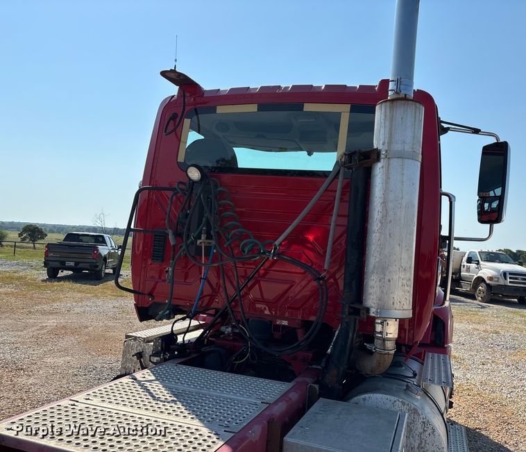 image for item EN5525 2012 International ProStar Plus Eagle semi truck