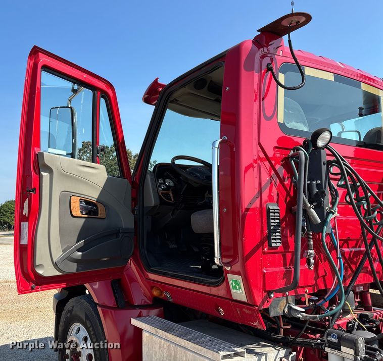 image for item EN5525 2012 International ProStar Plus Eagle semi truck