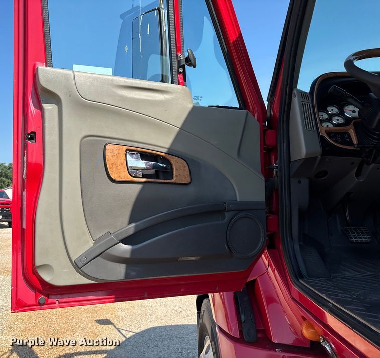 image for item EN5525 2012 International ProStar Plus Eagle semi truck