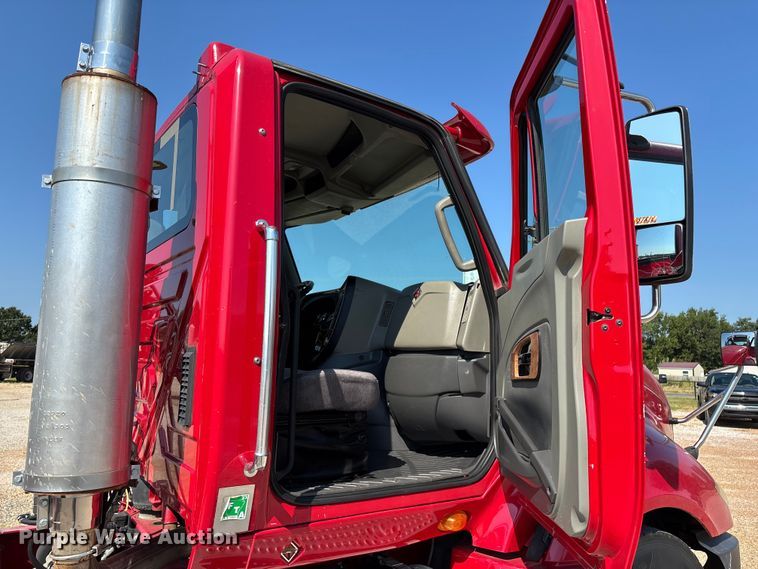 image for item EN5525 2012 International ProStar Plus Eagle semi truck