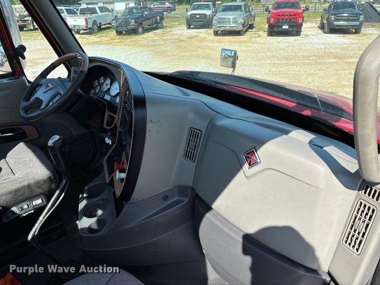 image for item EN5525 2012 International ProStar Plus Eagle semi truck