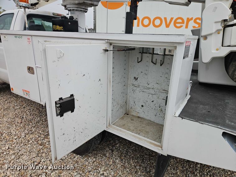 image for item EO4712 2014 Ford F550 bucket truck