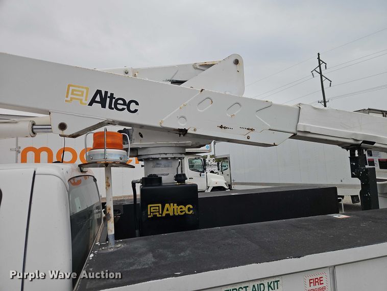 image for item EO4712 2014 Ford F550 bucket truck