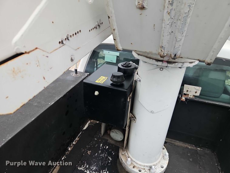 image for item EO4712 2014 Ford F550 bucket truck