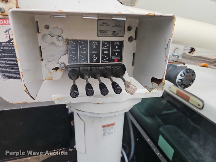 image for item EO4712 2014 Ford F550 bucket truck