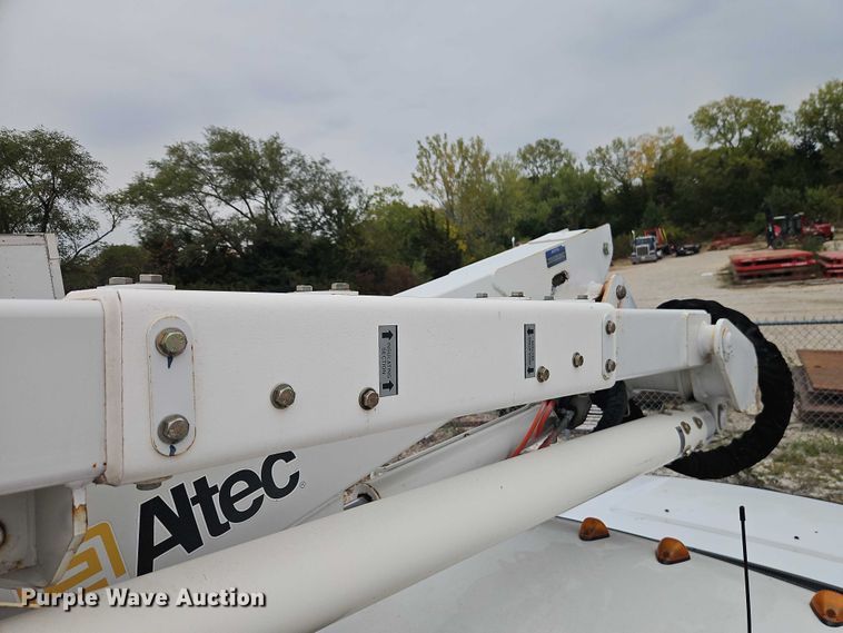 image for item EO4712 2014 Ford F550 bucket truck