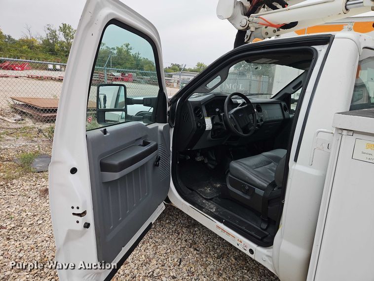 image for item EO4712 2014 Ford F550 bucket truck