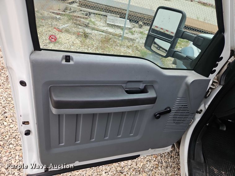 image for item EO4712 2014 Ford F550 bucket truck