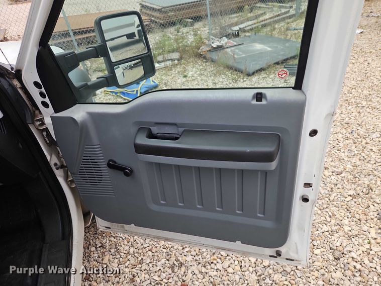 image for item EO4712 2014 Ford F550 bucket truck