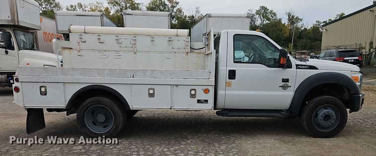 image for item EO4713 2016 Ford F550 flatbed truck