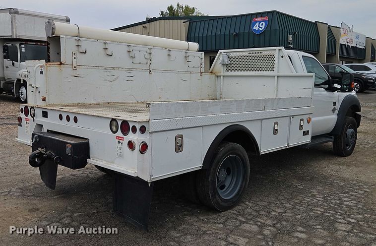 image for item EO4713 2016 Ford F550 flatbed truck