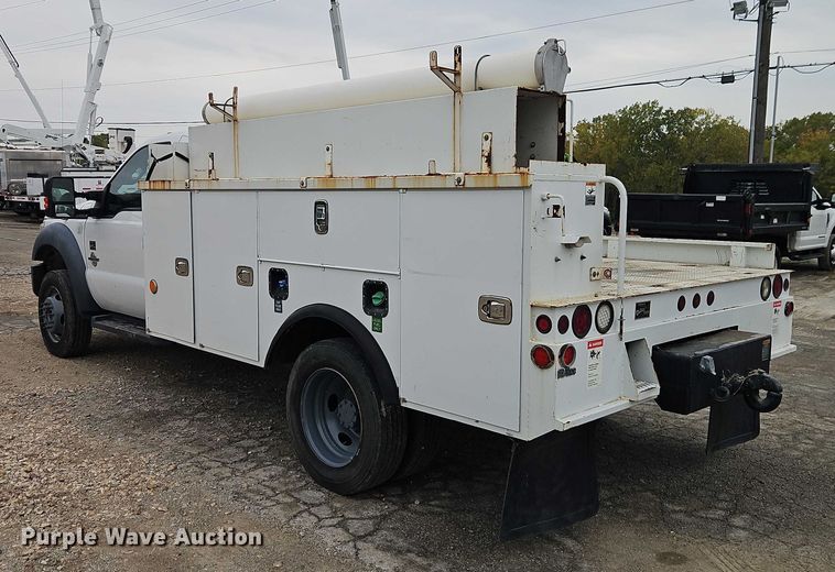 image for item EO4713 2016 Ford F550 flatbed truck