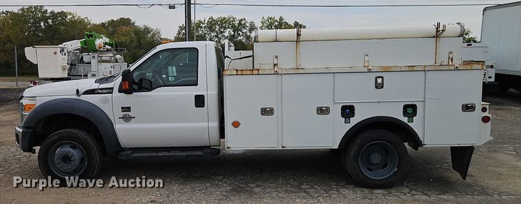 image for item EO4713 2016 Ford F550 flatbed truck