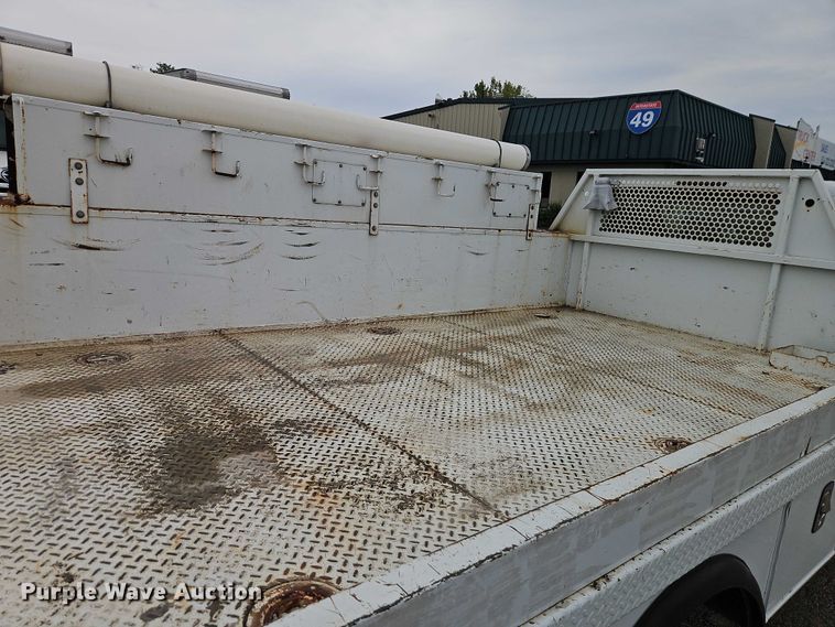 image for item EO4713 2016 Ford F550 flatbed truck