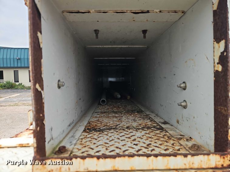 image for item EO4713 2016 Ford F550 flatbed truck