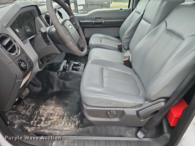 image for item EO4713 2016 Ford F550 flatbed truck