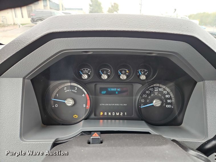 image for item EO4713 2016 Ford F550 flatbed truck