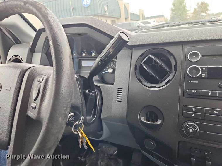 image for item EO4713 2016 Ford F550 flatbed truck