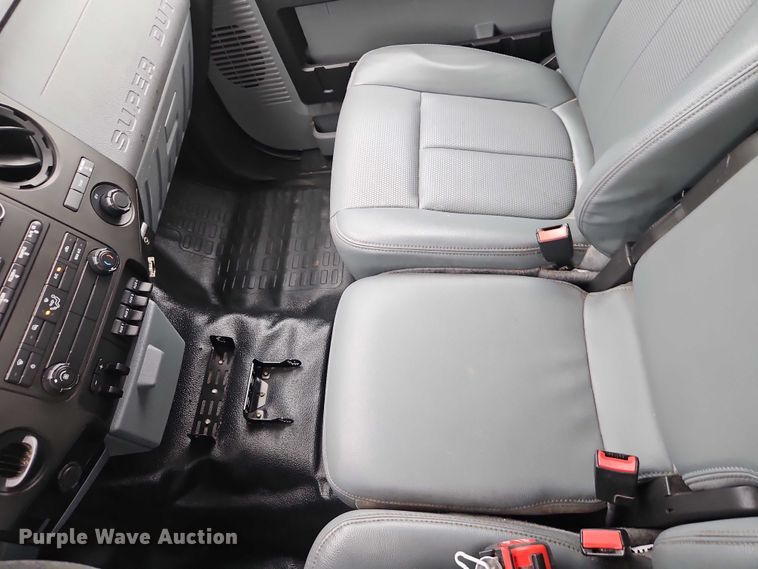 image for item EO4713 2016 Ford F550 flatbed truck