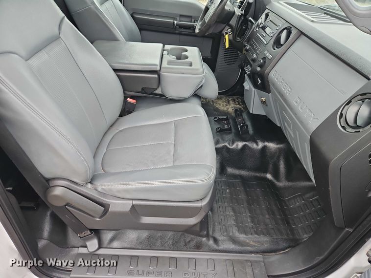 image for item EO4713 2016 Ford F550 flatbed truck