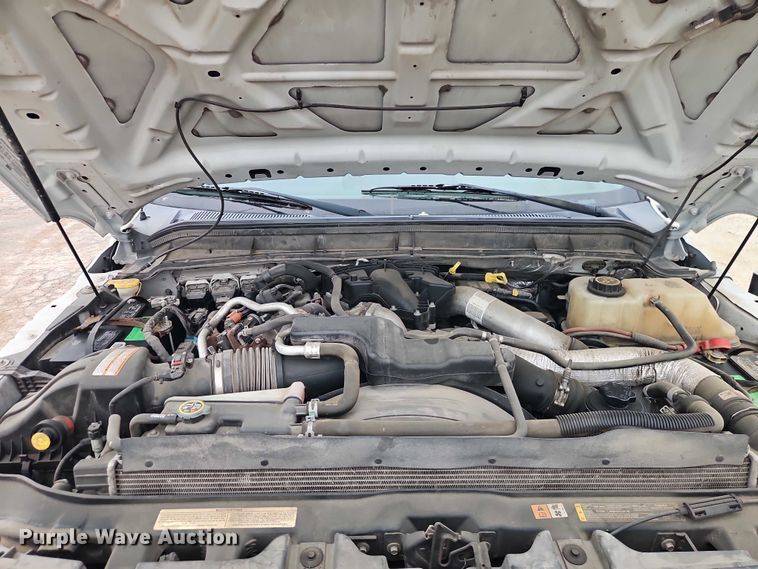 image for item EO4713 2016 Ford F550 flatbed truck