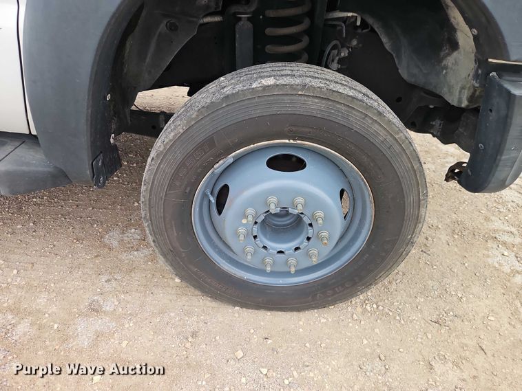 image for item EO4713 2016 Ford F550 flatbed truck