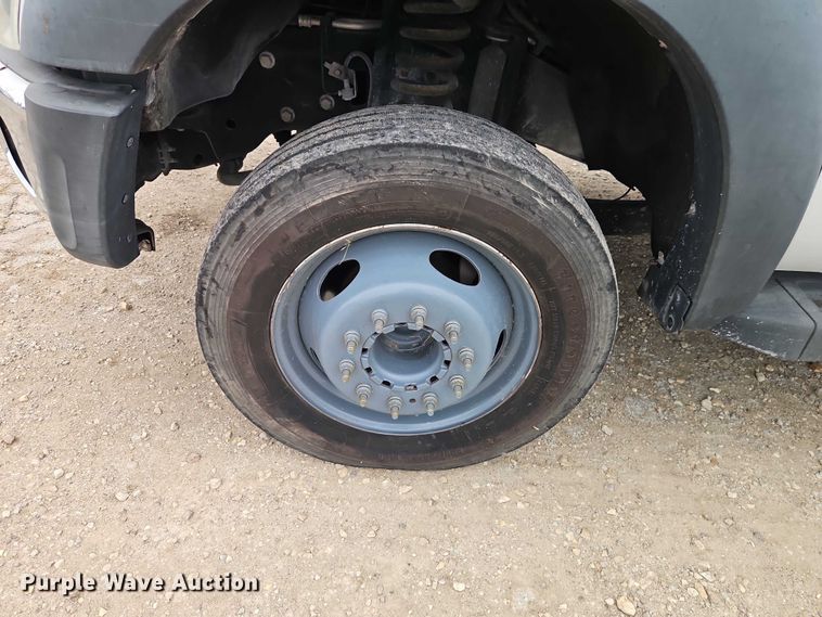 image for item EO4713 2016 Ford F550 flatbed truck