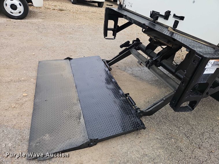 image for item EO4714 2019 International MA025 box truck