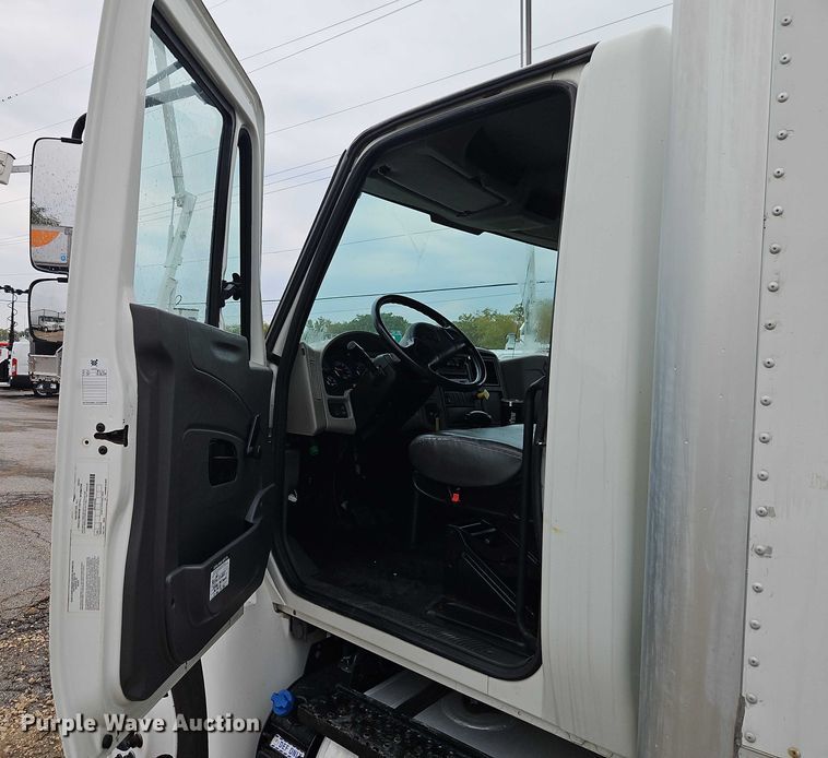 image for item EO4714 2019 International MA025 box truck