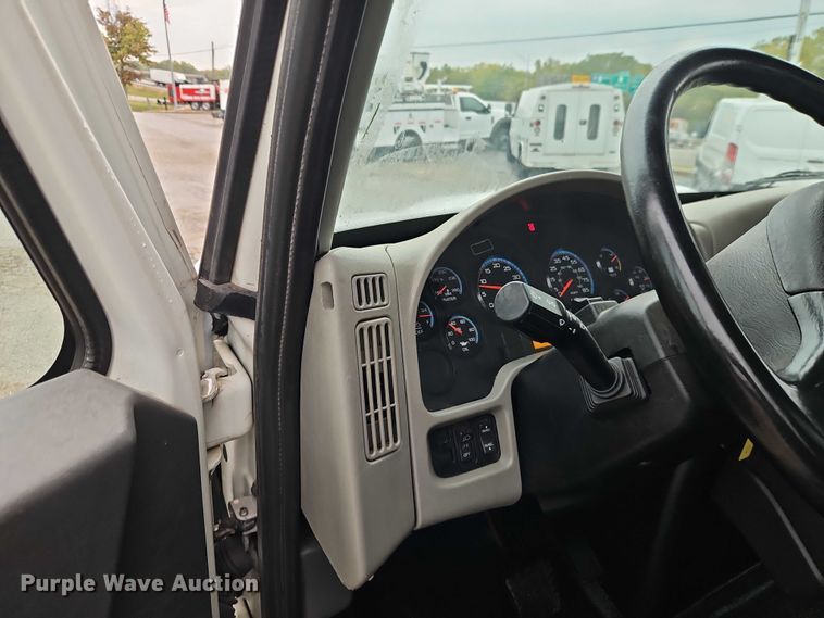 image for item EO4714 2019 International MA025 box truck