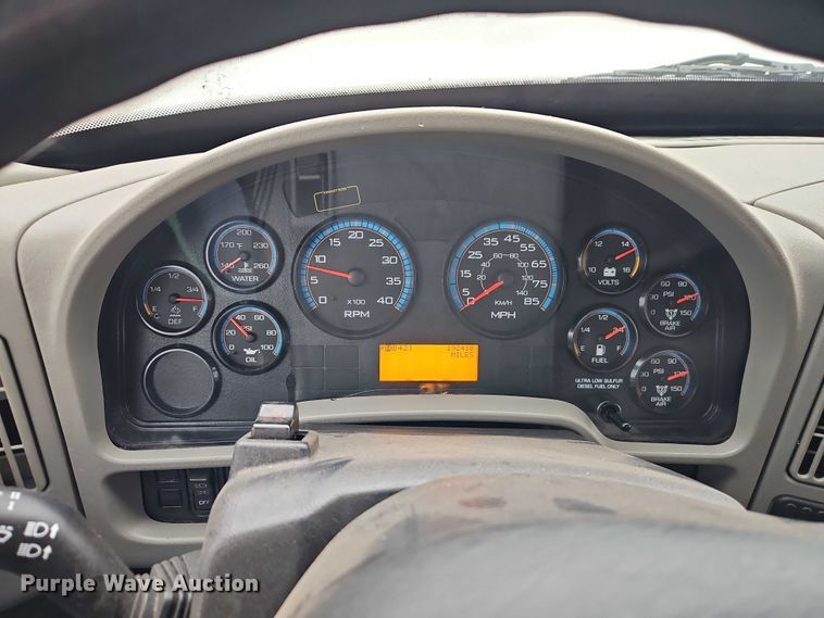 image for item EO4714 2019 International MA025 box truck