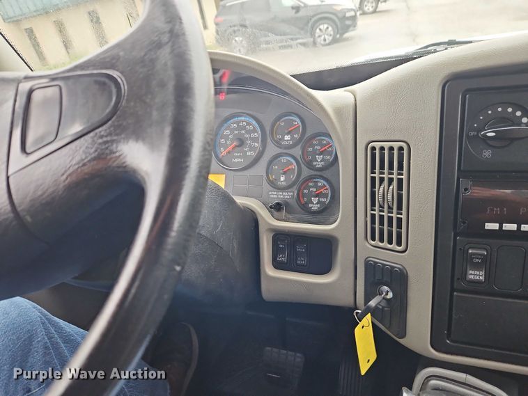 image for item EO4714 2019 International MA025 box truck