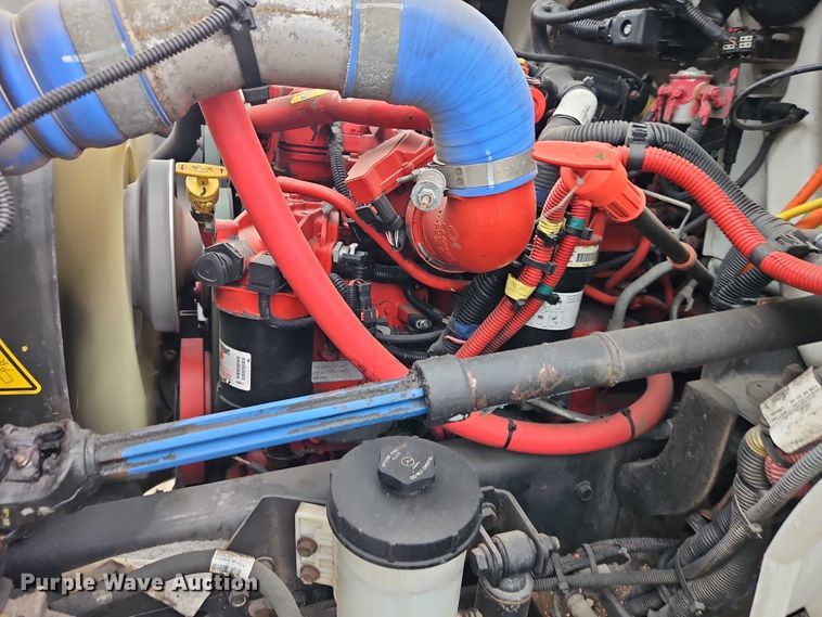 image for item EO4714 2019 International MA025 box truck