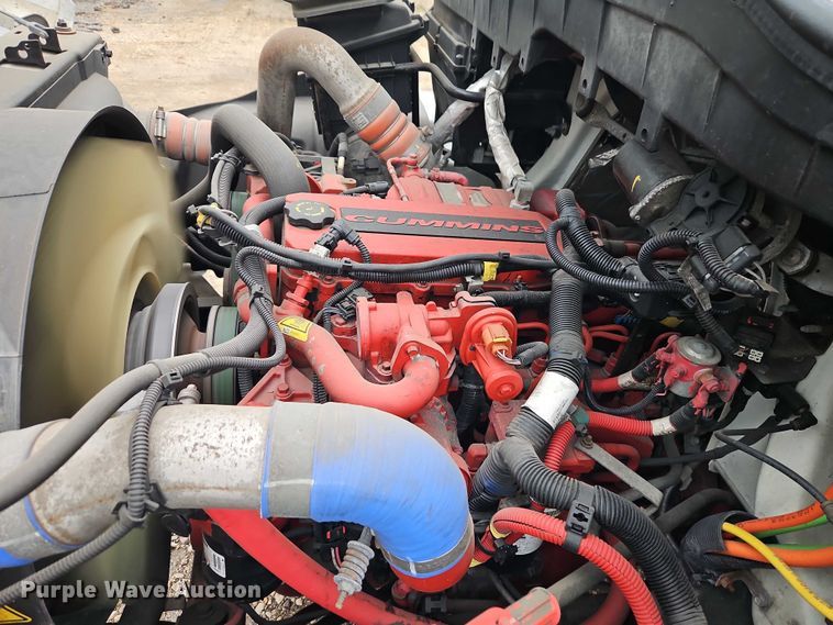 image for item EO4714 2019 International MA025 box truck