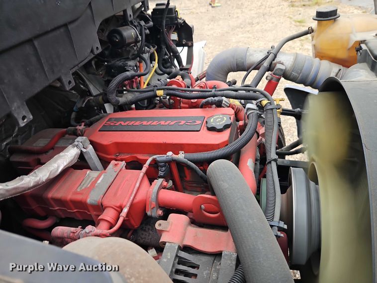 image for item EO4714 2019 International MA025 box truck