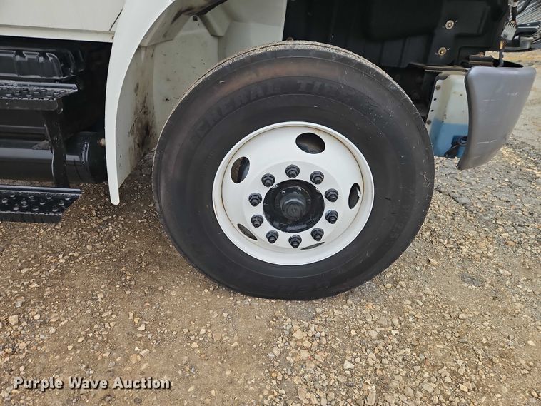 image for item EO4714 2019 International MA025 box truck