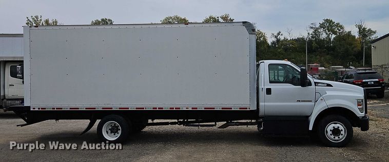 image for item EO4715 2017 Ford F650 box truck