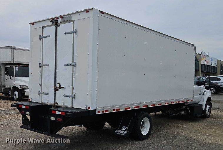 image for item EO4715 2017 Ford F650 box truck