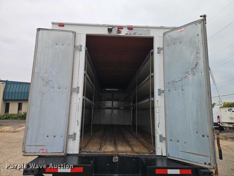 image for item EO4715 2017 Ford F650 box truck