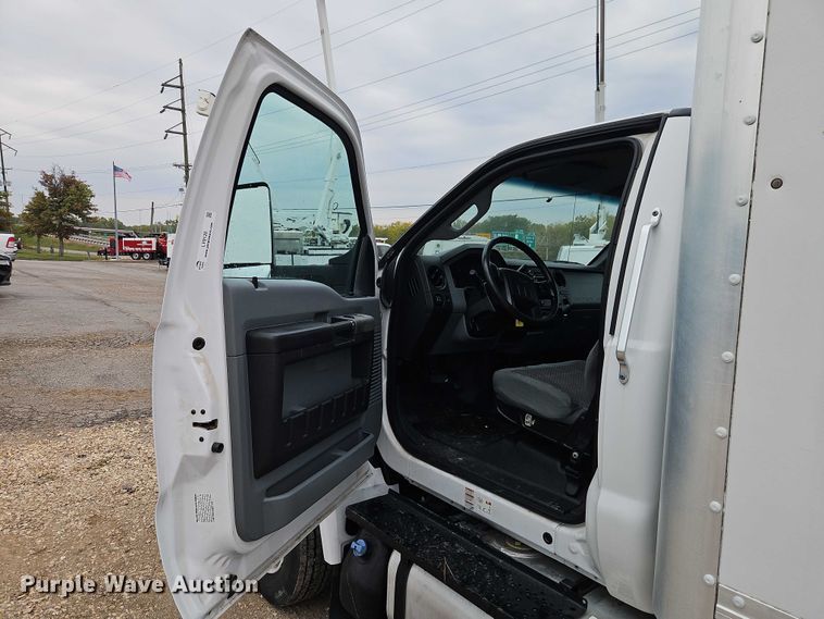 image for item EO4715 2017 Ford F650 box truck