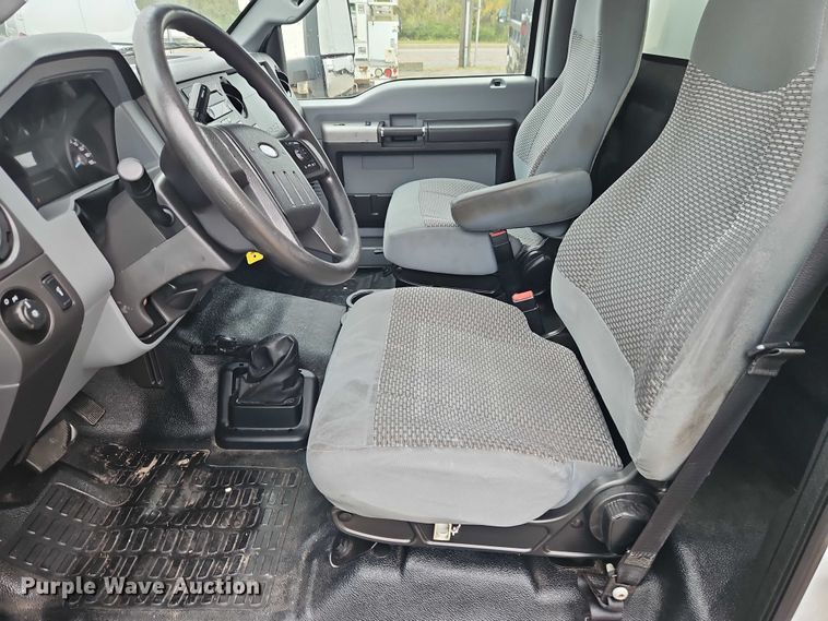 image for item EO4715 2017 Ford F650 box truck