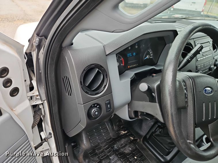 image for item EO4715 2017 Ford F650 box truck